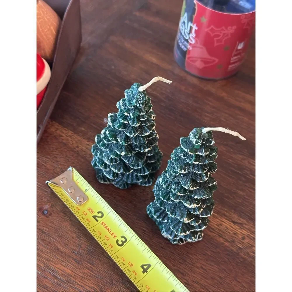 Assorted Christmas table decor